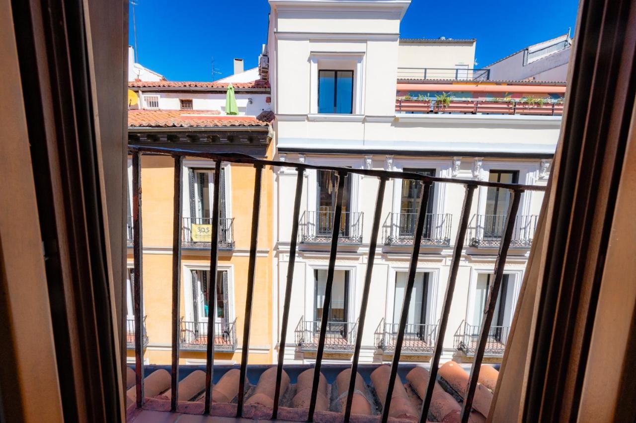 Apartamentos Huertas Madrid Exteriör bild