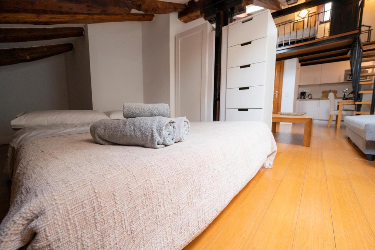 Apartamentos Huertas Madrid Exteriör bild