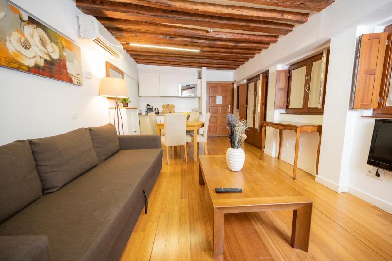 Apartamentos Huertas Madrid Exteriör bild