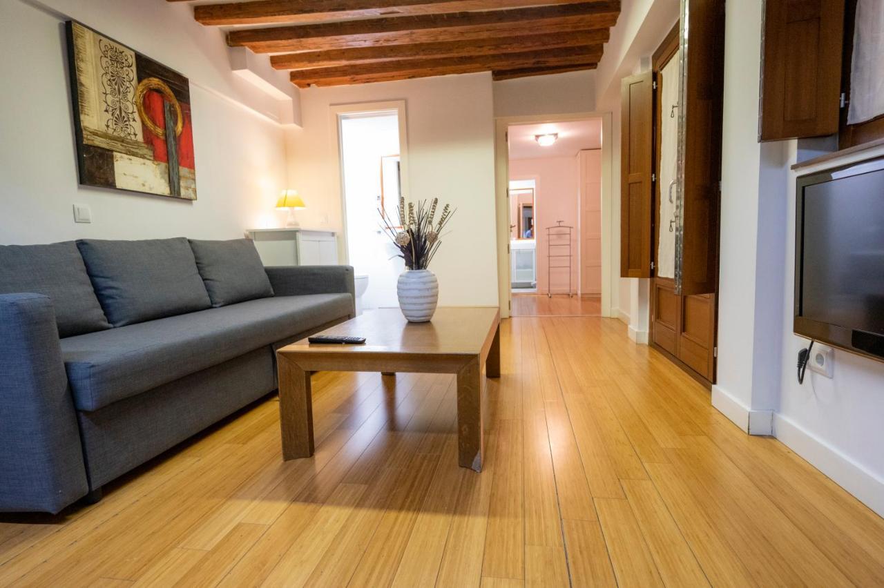Apartamentos Huertas Madrid Exteriör bild