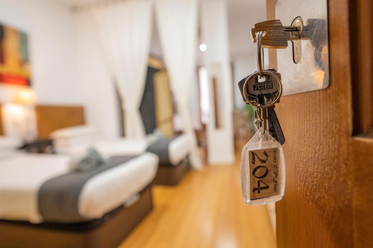 Apartamentos Huertas Madrid Exteriör bild