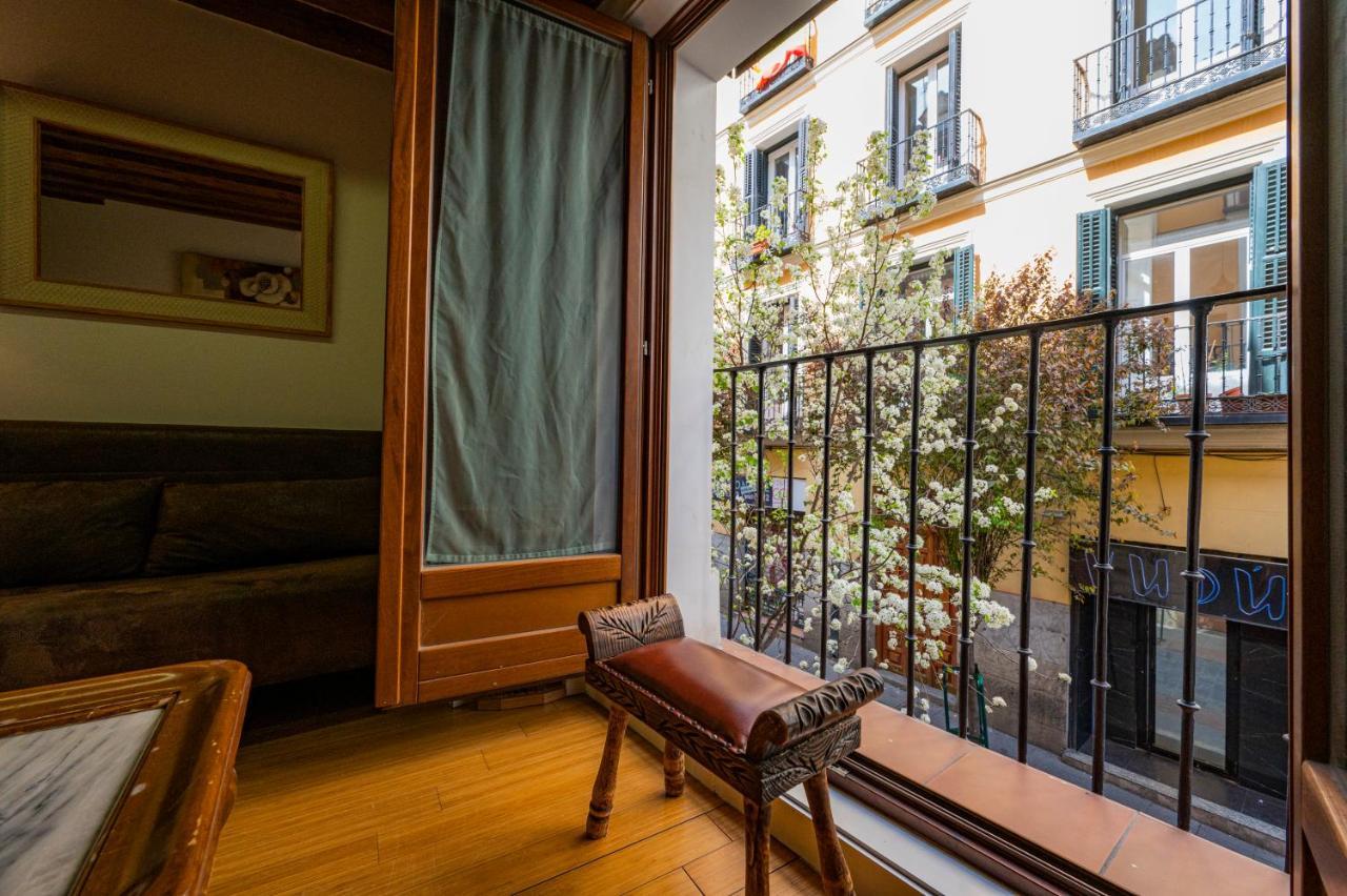 Apartamentos Huertas Madrid Exteriör bild