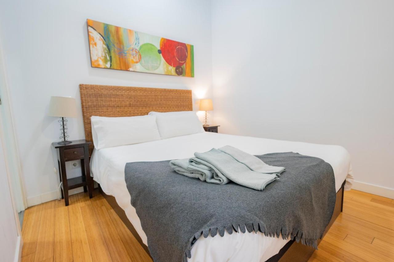 Apartamentos Huertas Madrid Exteriör bild