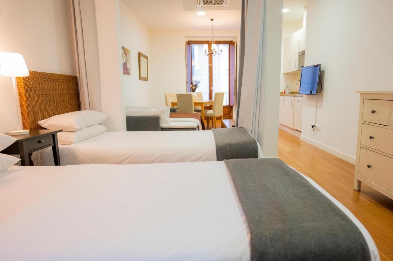 Apartamentos Huertas Madrid Exteriör bild