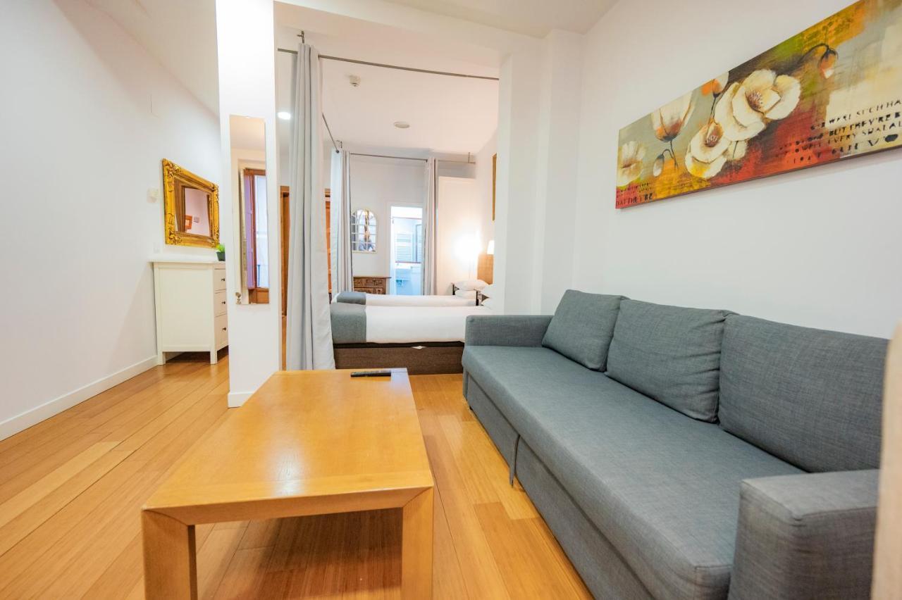 Apartamentos Huertas Madrid Exteriör bild