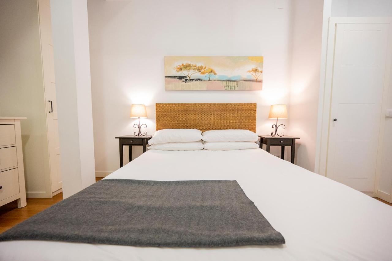 Apartamentos Huertas Madrid Exteriör bild