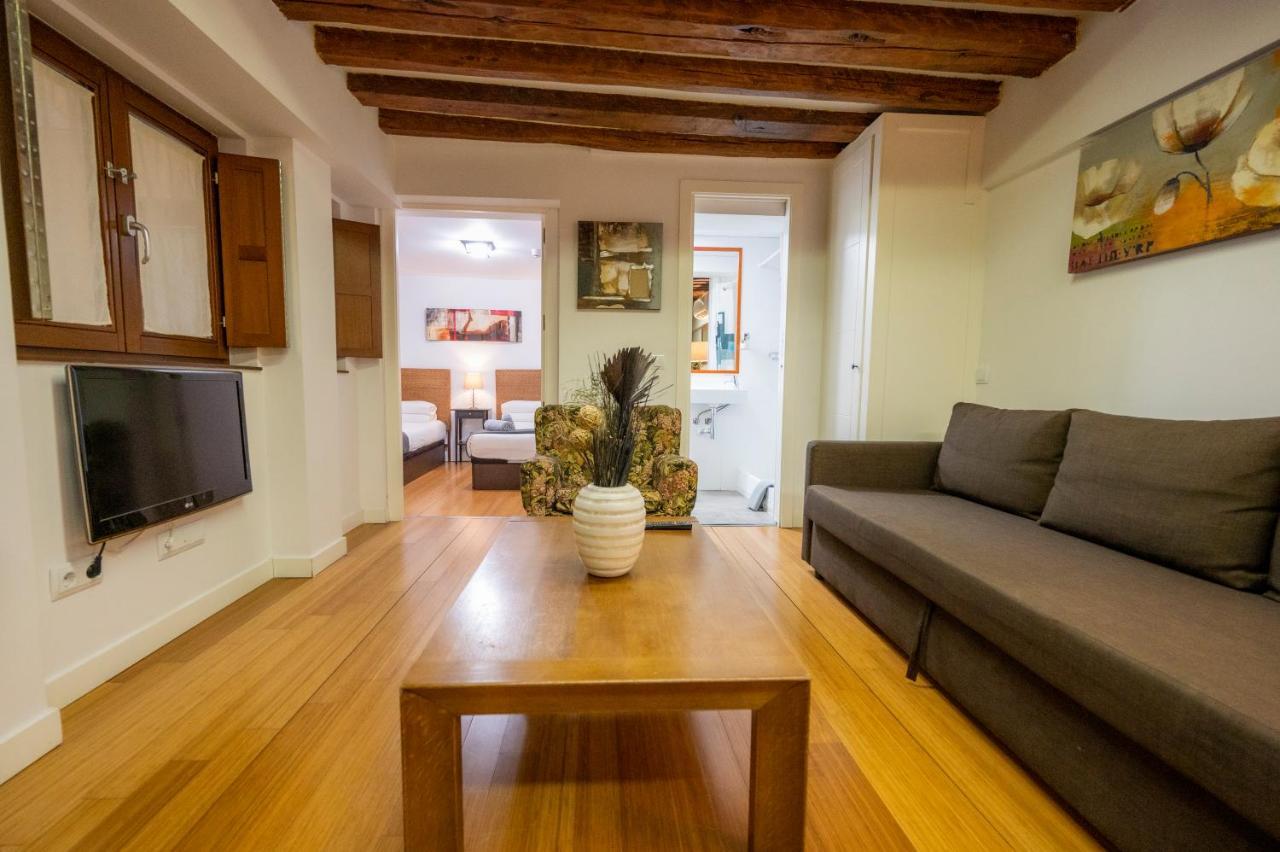 Apartamentos Huertas Madrid Exteriör bild